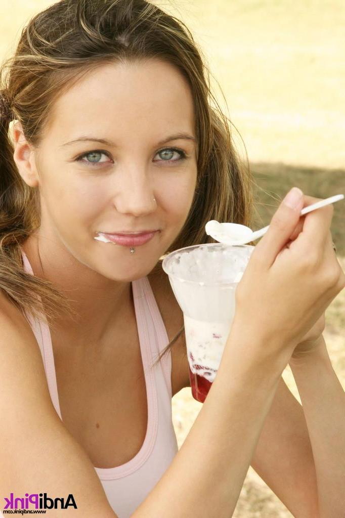 14P Pics of Andi Pink getting naughty outside