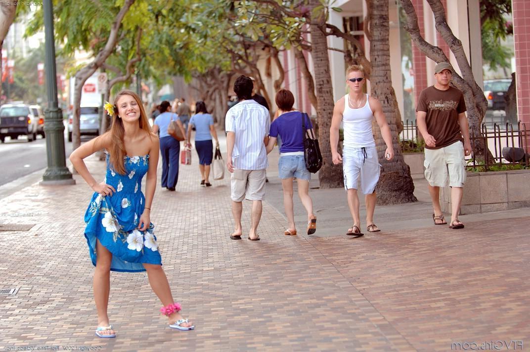20P Pics of Andrea getting some lesbian action outside