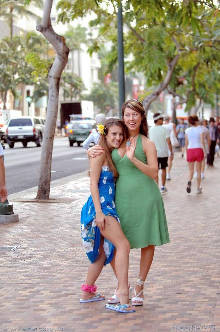 20P Pictures of Andrea getting some lesbian action