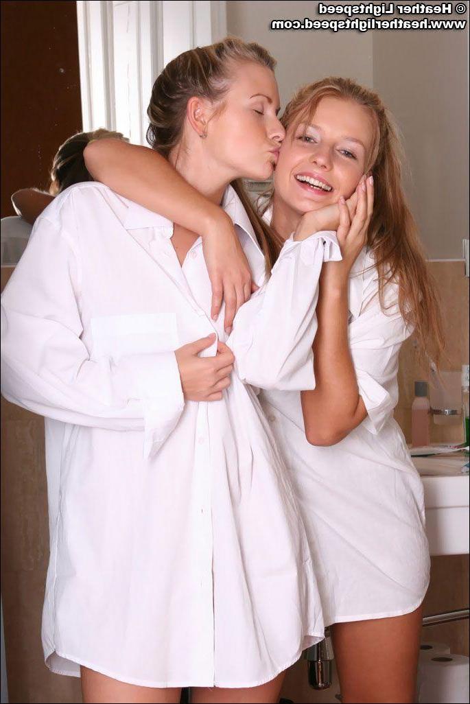 20P Pictures of teen Heather Lightspeed getting some from Courtney