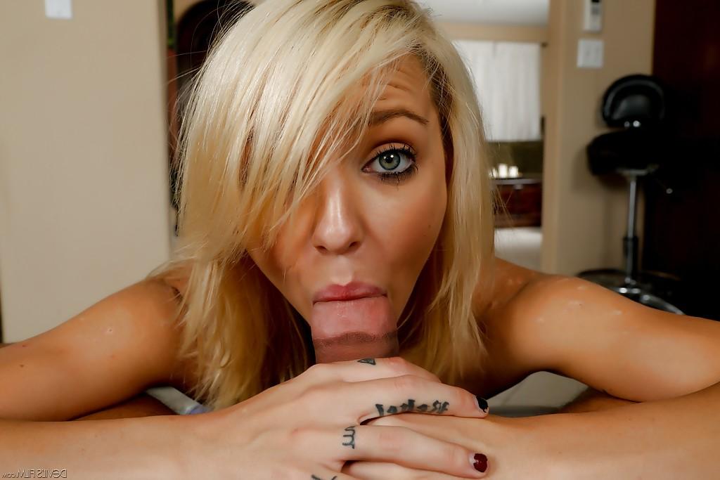 16P Blonde girl with sexy tattoos Carmen Callaway has her teen mouth fucked