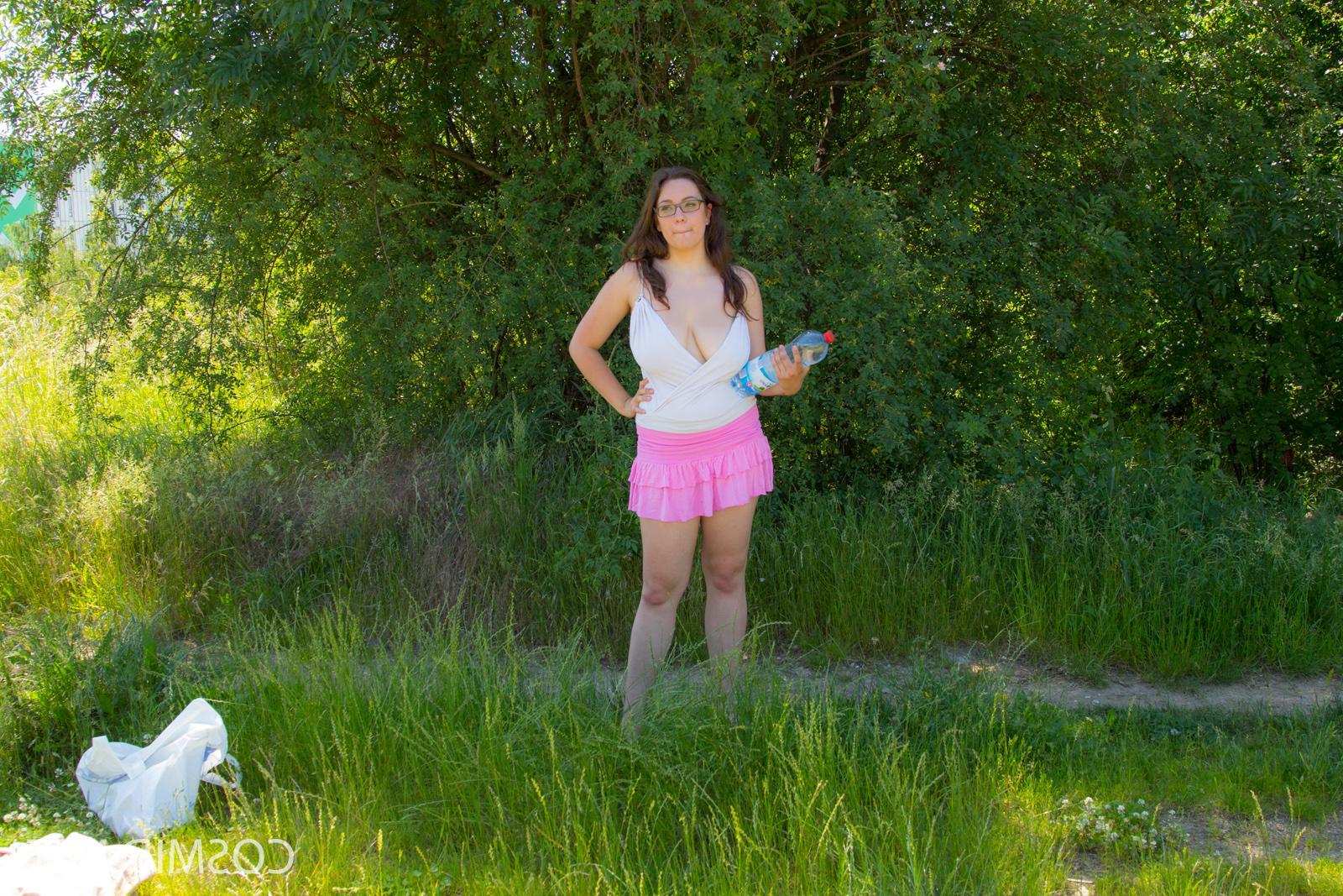 16P Busty brunette Anny Zemly gets wet for you outside