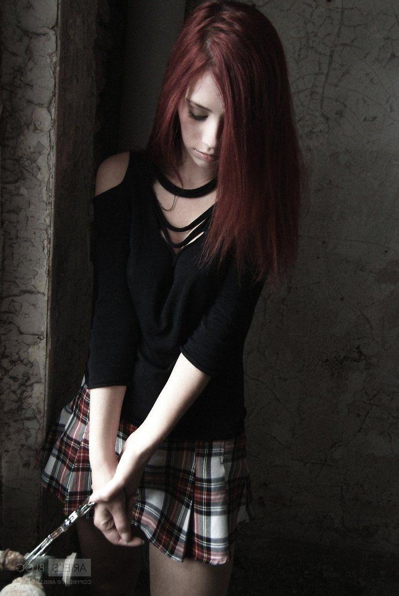 16P Pictures of teen Ariel handcuffed for your pleasure