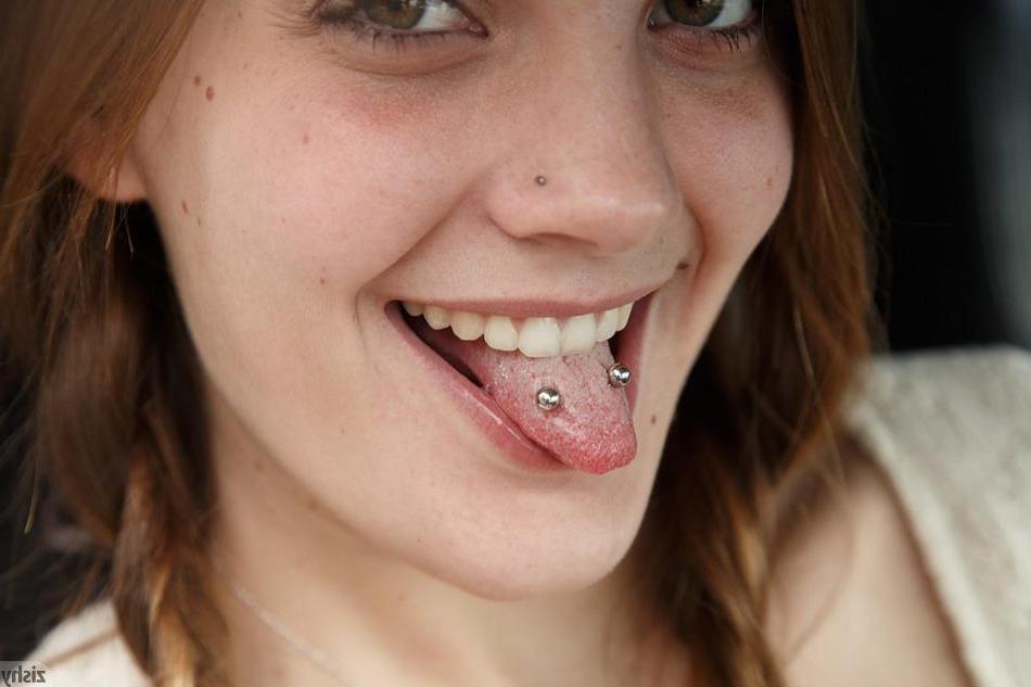 8P Pretty teen Aubrey Snow teases with her hot college body