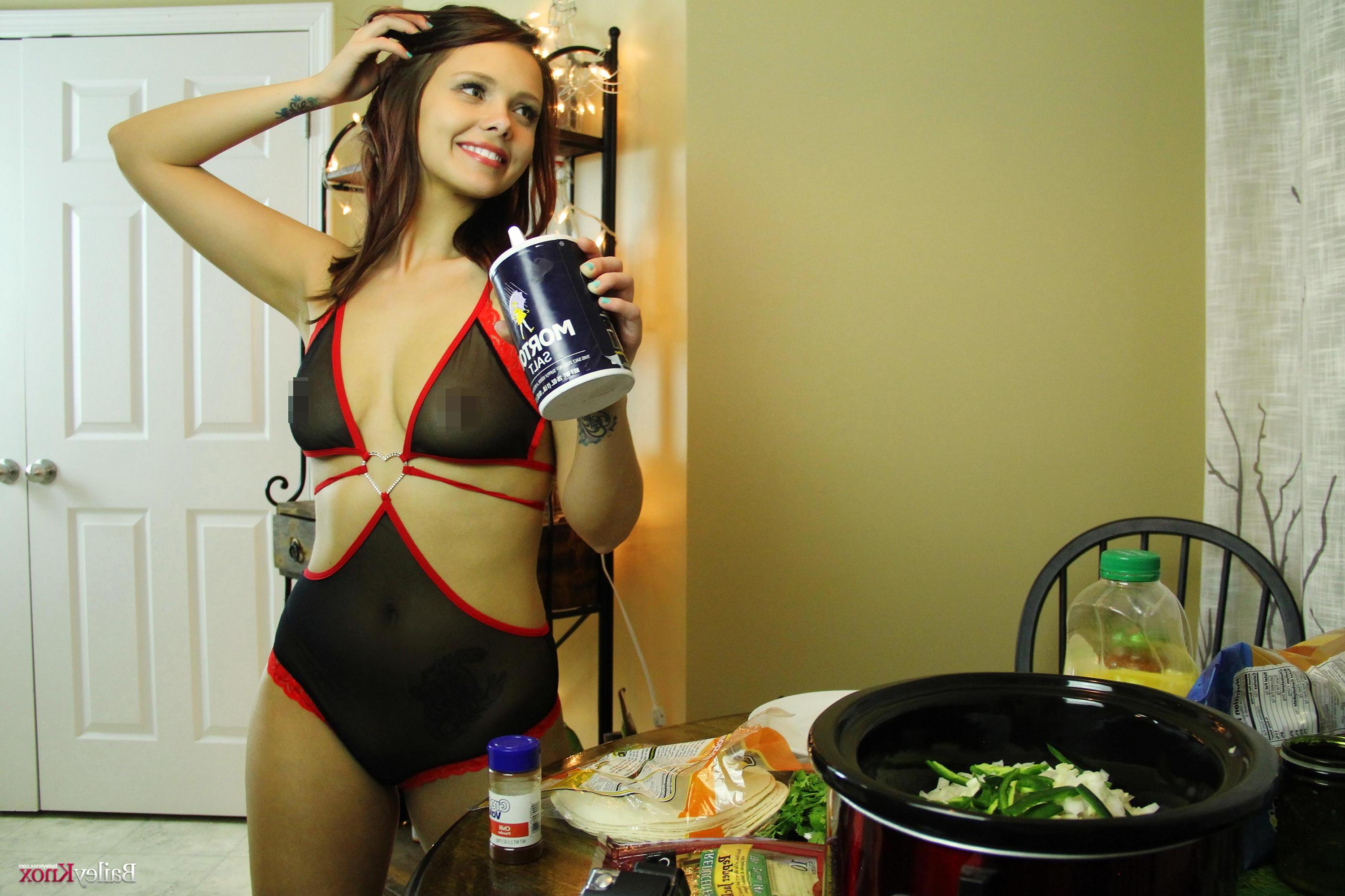 16P Bailey cooks a meal for you and it takes a sexy turn