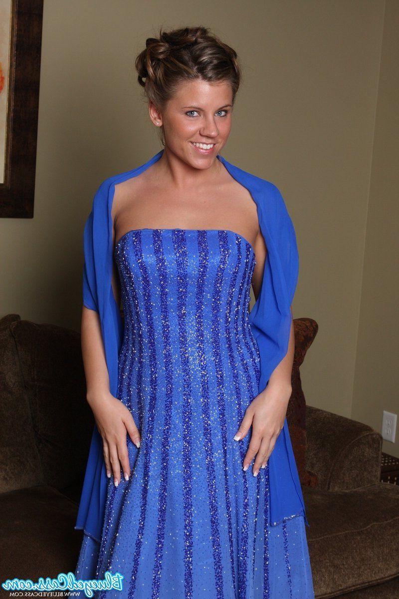 15P Pictures of Blueyed Cass slipping out of her dress