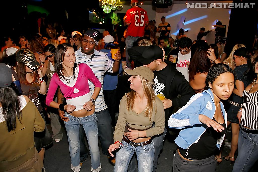 16P Fuckable chicks spending some good time at the wild foam party