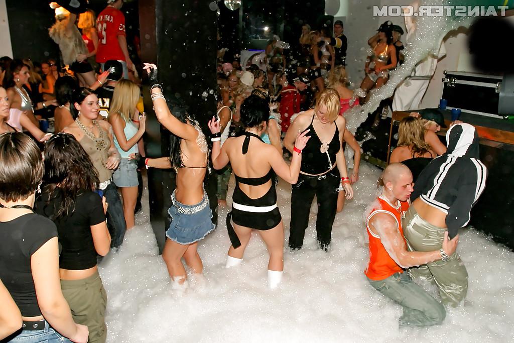 16P Fuckable chicks spending some good time at the wild foam party