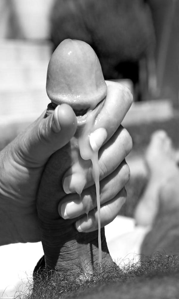 25P Handjob in BW