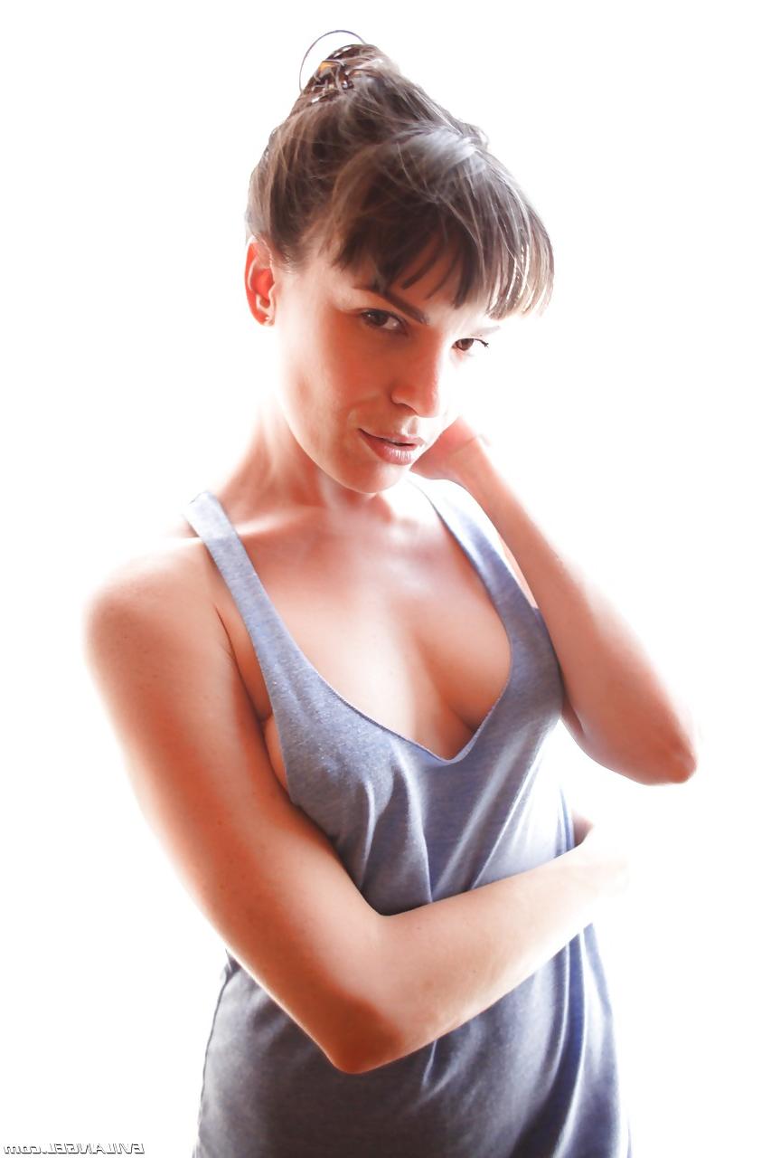 15P Four stunning bombshells enjoy revealing their tits and pussies