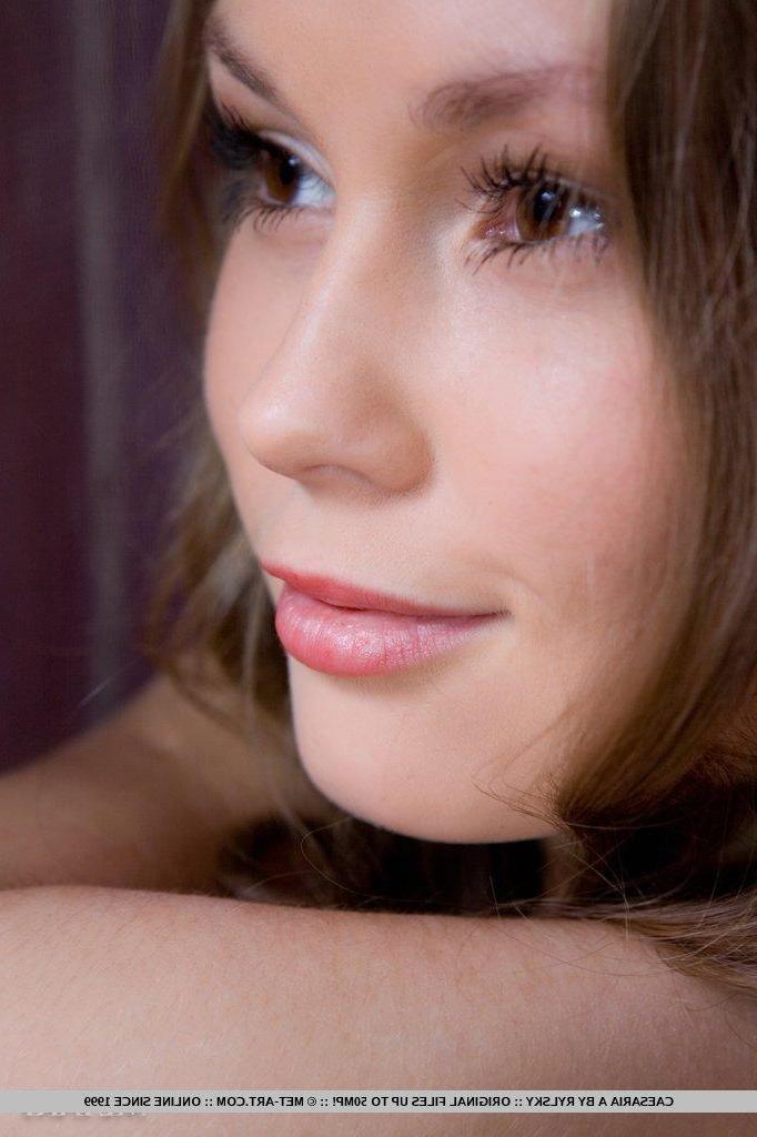 18P Pictures of teen beauty Caesaria A displaying her perfect nude body