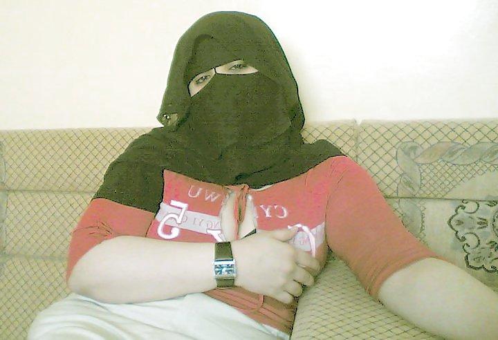 25P ARAB TEEN BEAUTY