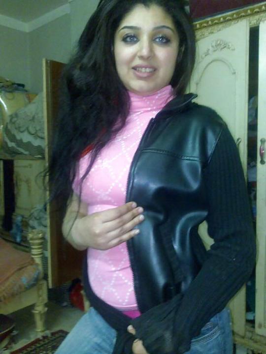 25P ARAB TEEN BEAUTY