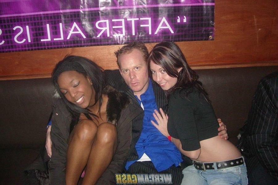 16P Pictures of teen girls getting naughty at a party
