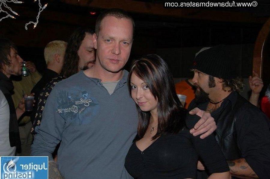 16P Pictures of teen girls getting naughty at a party