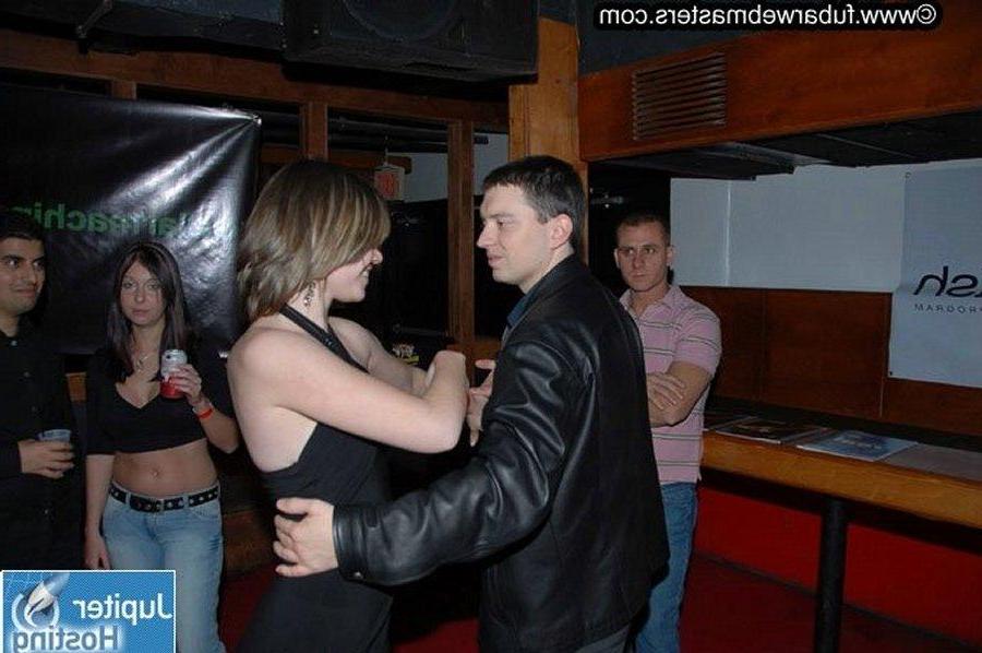 16P Pictures of teen girls getting naughty at a party
