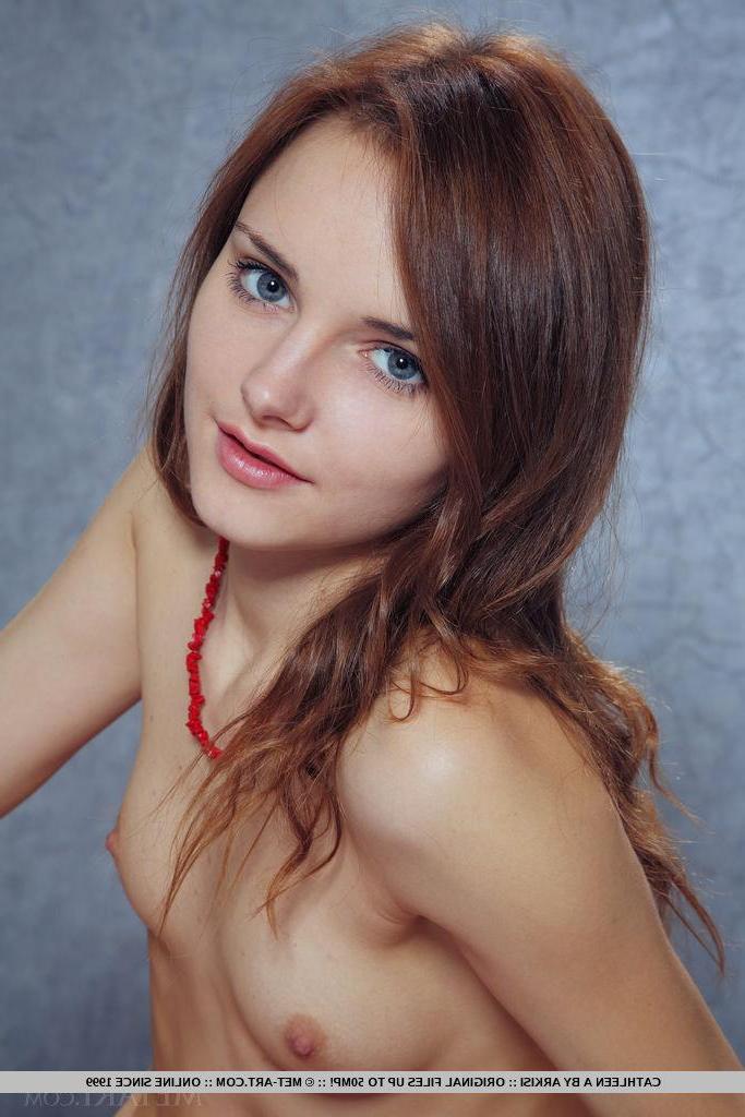 18P Innocent model Cathleen A exposes her lady parts