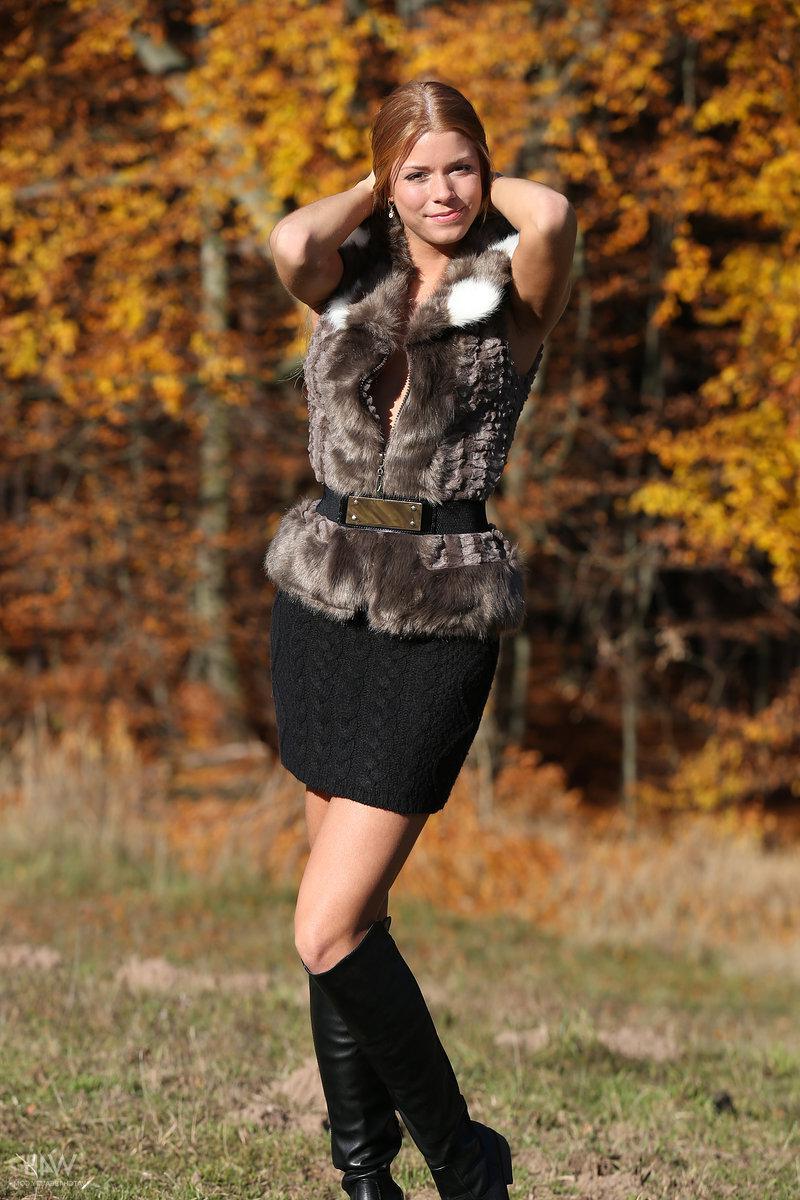 16P Redhead beauty Chrissy Fox strips outside in "Autumn Colors"