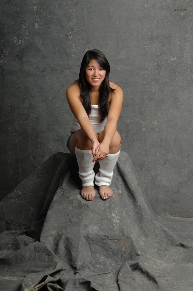 12P Asian hottie Keira strips for you in the studio