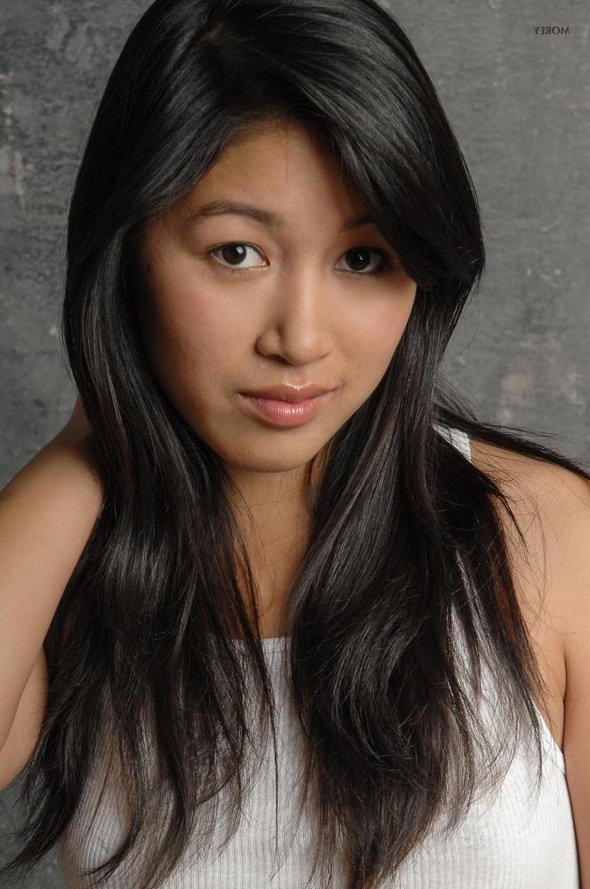 12P Asian hottie Keira strips for you in the studio