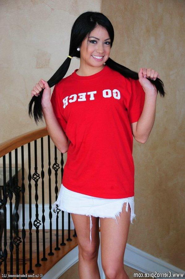 15P Pictures of teen girl Cierra Spice toying her tight teen pussy