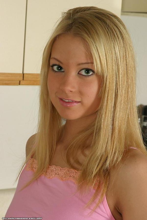 20P Pictures of Clara Cutie getting naughty in the kitchen