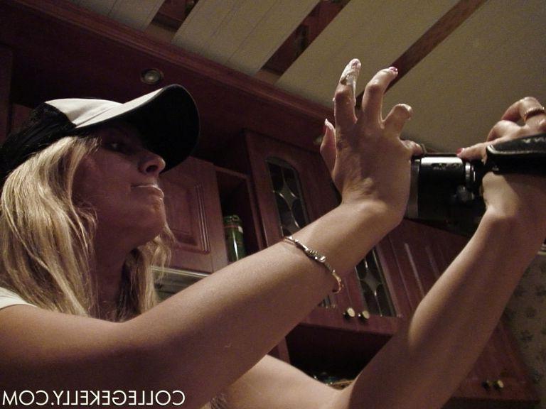 17P Pictures of College Kelly getting naughty in the kitchen