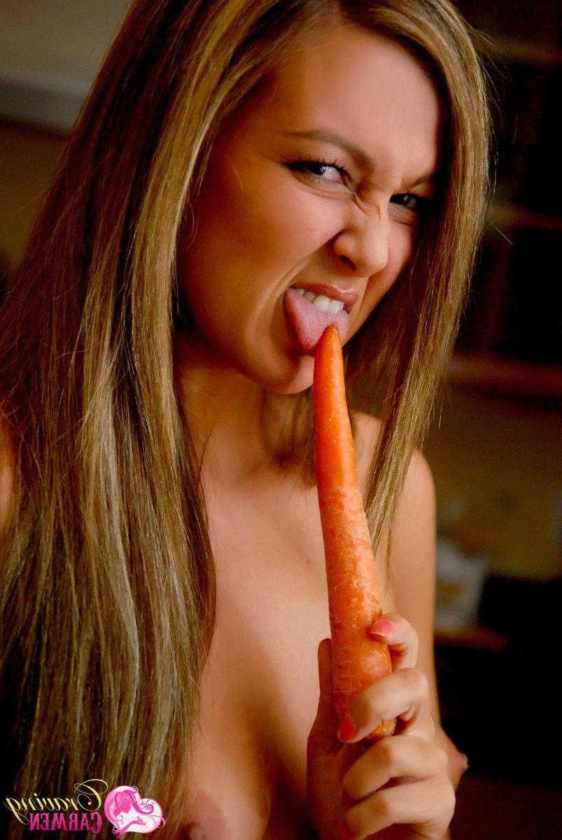 20P Pictures of Craving Carmen fucking herself with a carrot