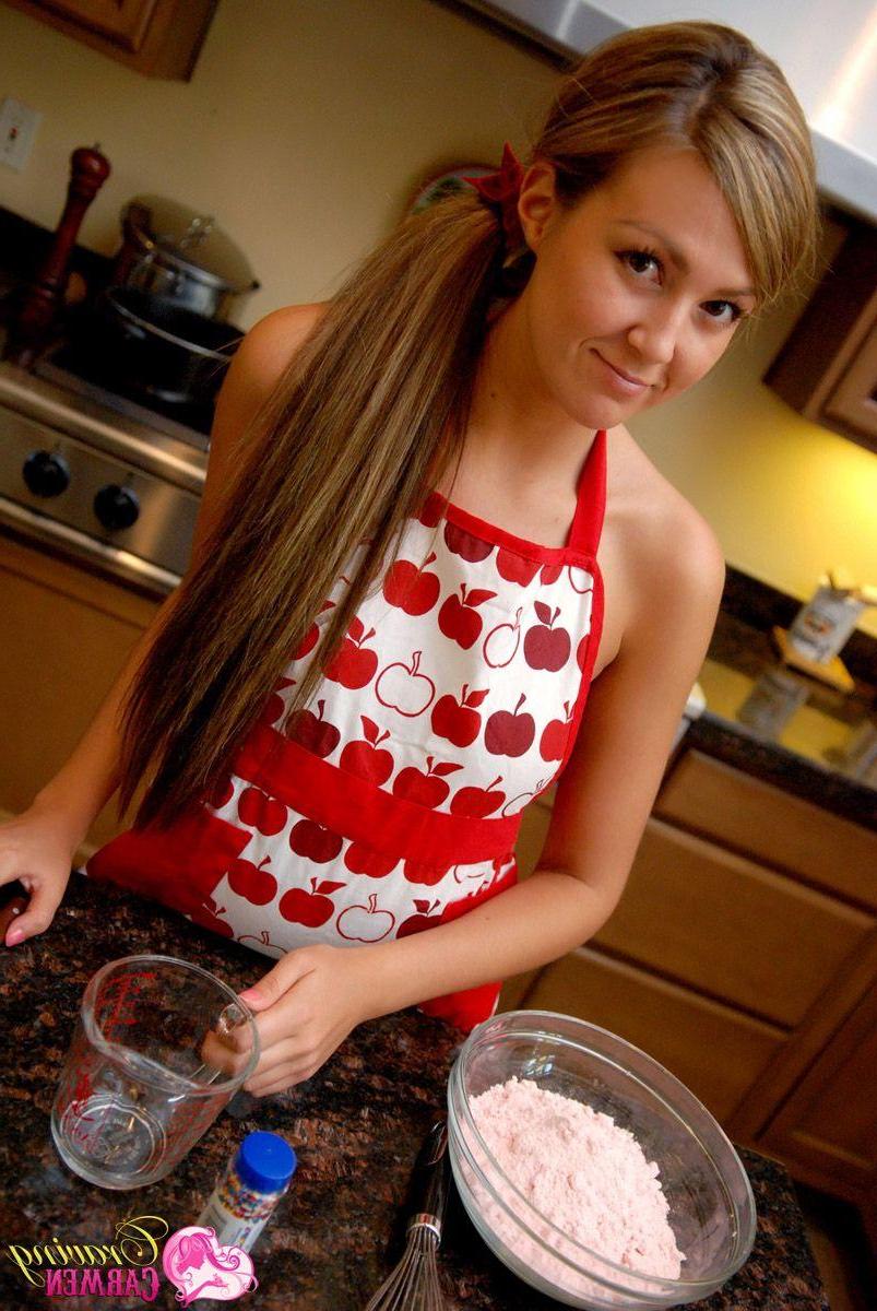 20P Pics of Craving Carmen serving up something sweet