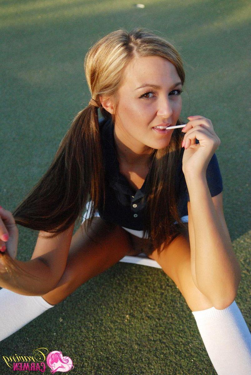 20P Pictures of teen hottie Craving Carmen showing her pussy