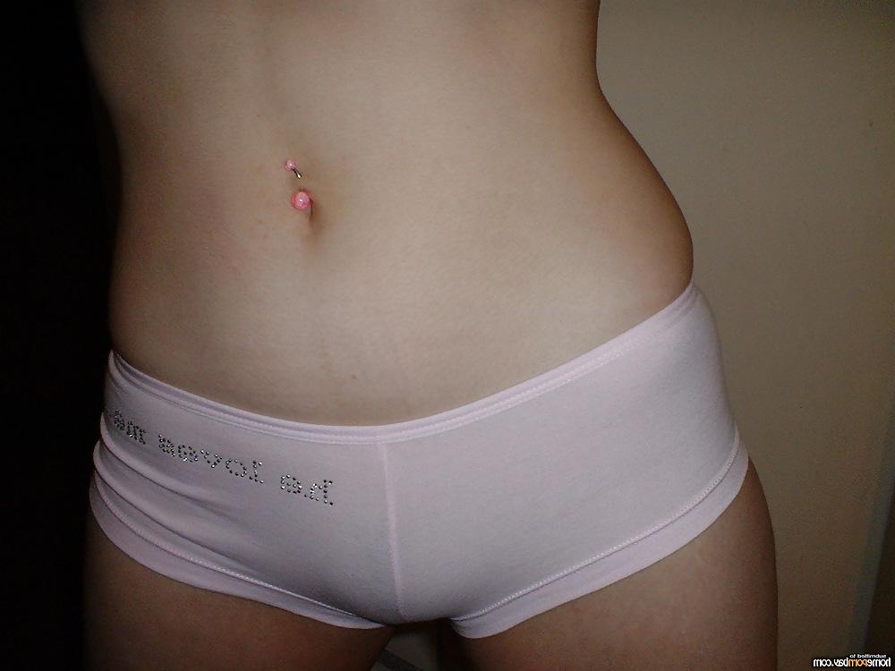 25P Sexy handcuffed blonde gf