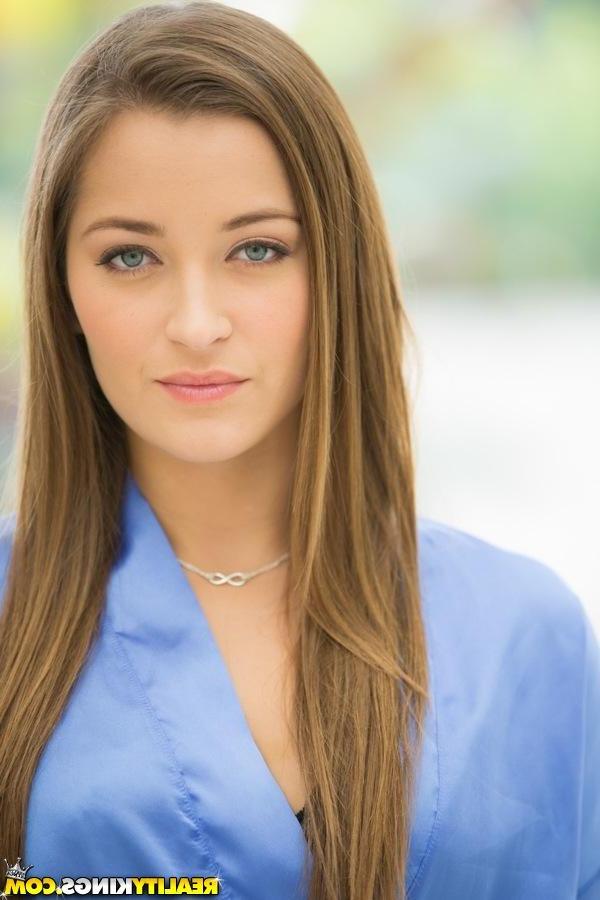 20P Sophia Knight and Dani Daniels hook up for some passionate lesbian fun