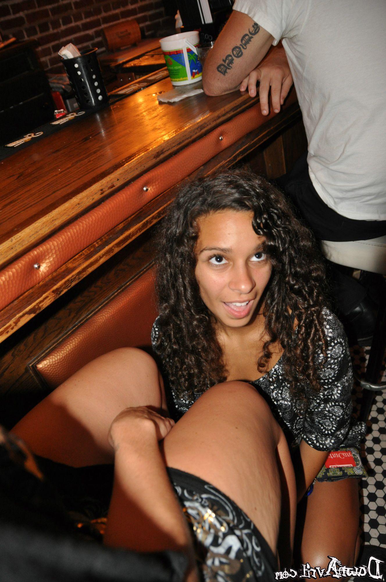 16P Pictures of teen Dawn Avril going wild at a party