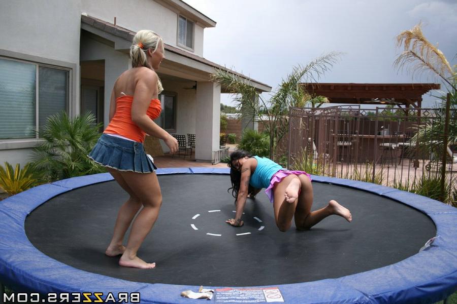16P Sexy babes Robyn Truelove and Jenaveve Jolie strip for a gangbang