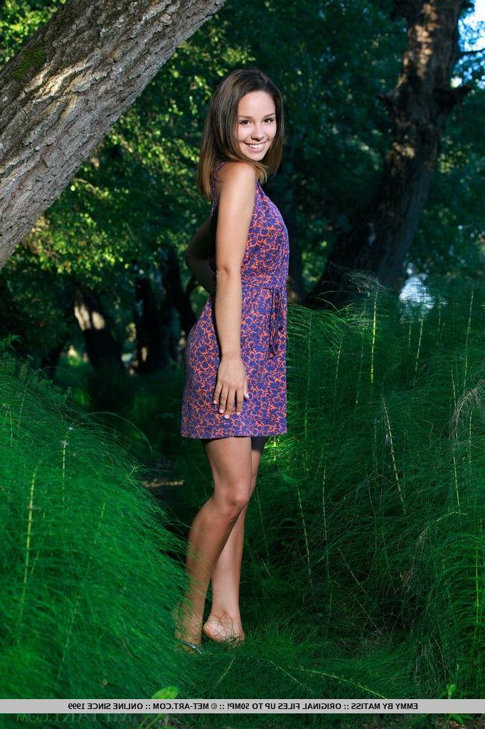 18P Emmy strips off her purple dress to show you her tight naked body