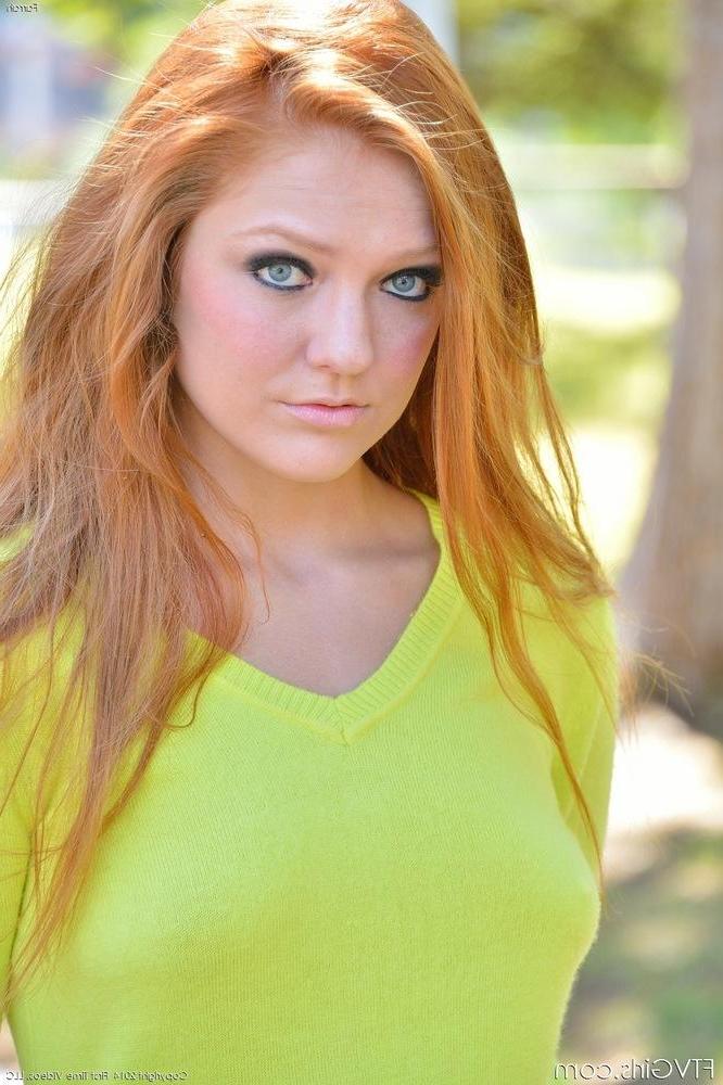 16P Beautiful redhead girl Farrah strips out of her summer green dress