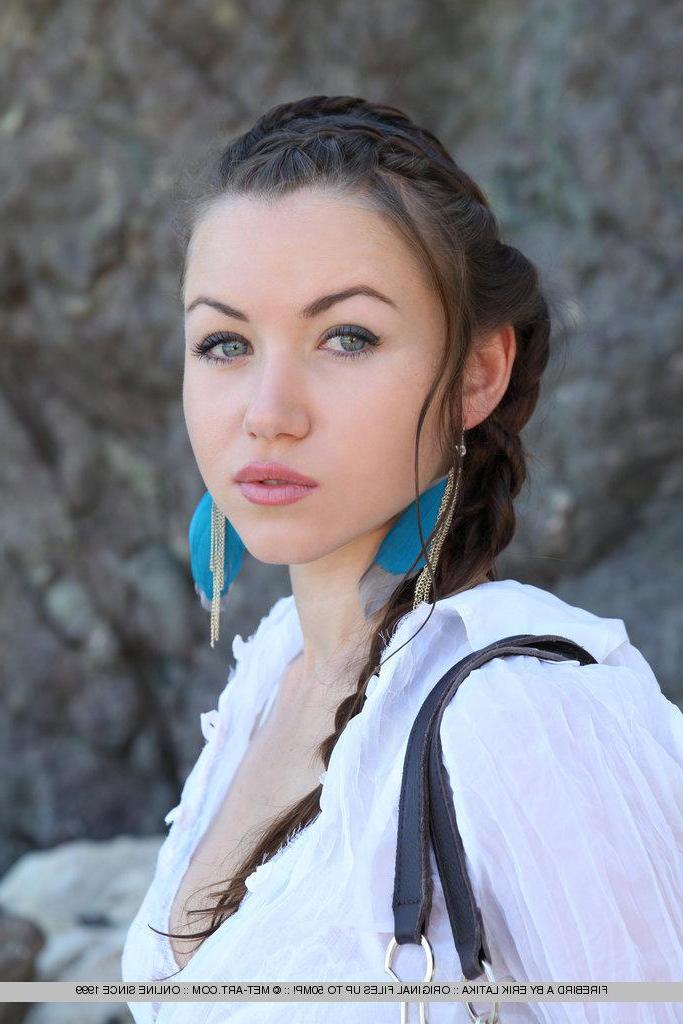 18P Pictures of teen beauty Firebird A flaunting her sexiness