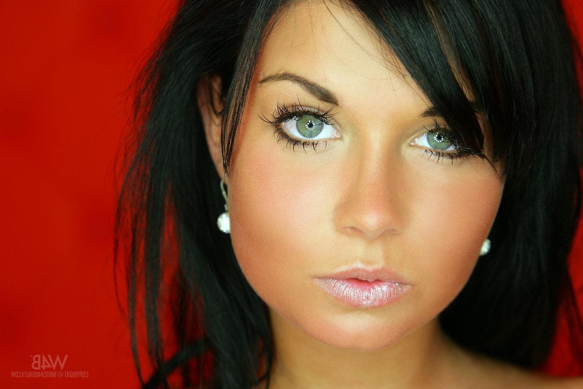16P Stunning beauty Florencia shows you her super tight pussy and round ass