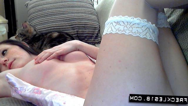 12P Freckles 18 puts on her sexy pink corset and struts her stuff on webcam