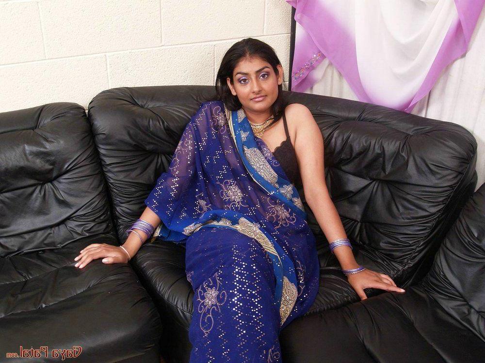 16P Pictures of teen hottie Gaya Patal rubbing her pink pussy