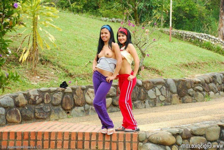 15P Pictures of Gigi Spice getting her lesbian freak on