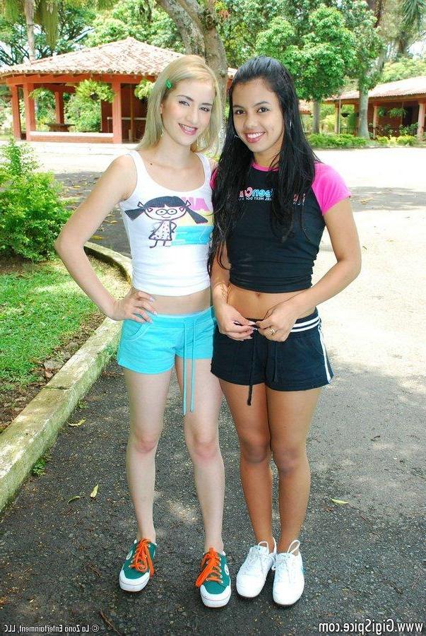 15P Pictures of Gigi Spice getting some lesbian sex outside