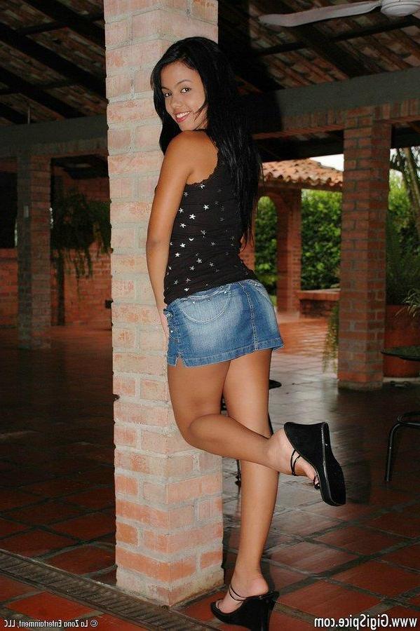 15P Pictures of teen Gigi Spice enjoying a hard cock