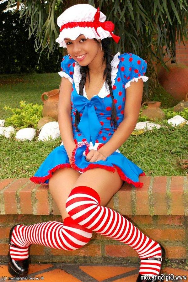 15P Pictures of teen nympho Gigi Spice dressed up for halloween