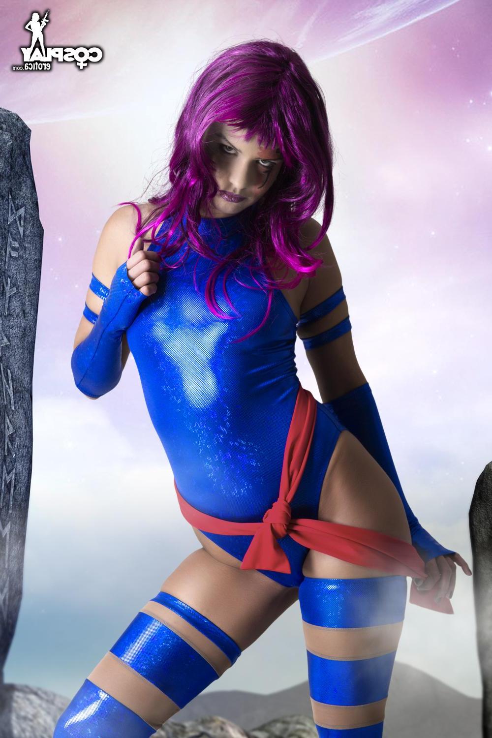 12P Erotic cosplayer Ginger dresses as Psylocke from X-Men