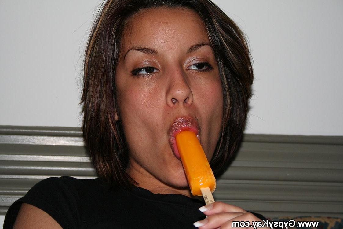 16P Pictures of teen Gypsy Kay putting something hard in her mouth
