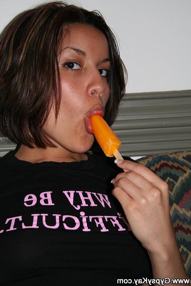 16P Pictures of teen Gypsy Kay putting something hard in her mouth
