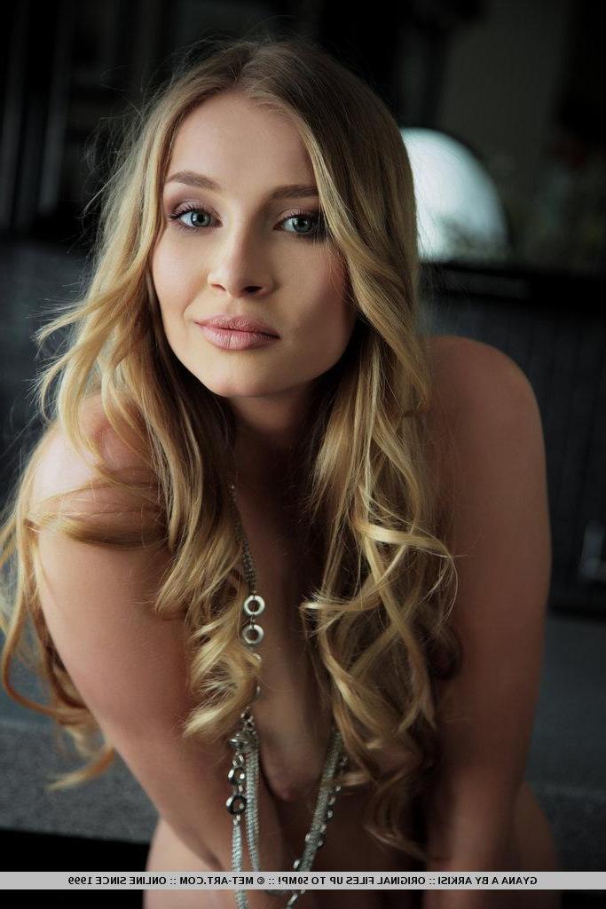 18P Pictures of teen beauty Gyana A wearing only her shoes