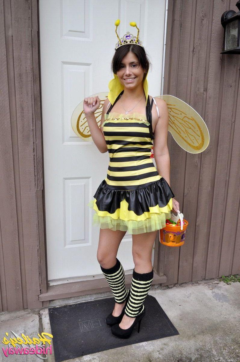 20P Pictures of teen Hailey's Hideaway ready for some candy