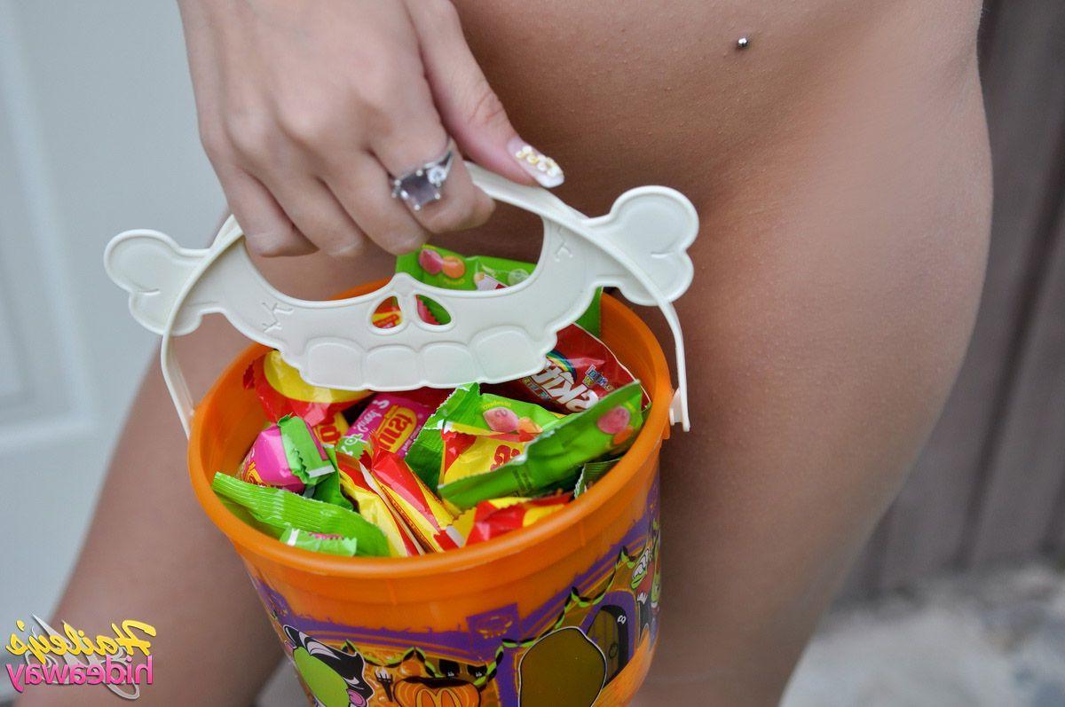 20P Pictures of teen Hailey's Hideaway ready for some candy